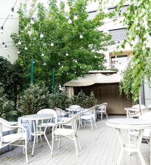 آپارتمان 1 خوابه, Hof