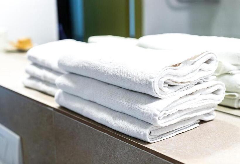 آپارتمان 1 خوابه, Hof