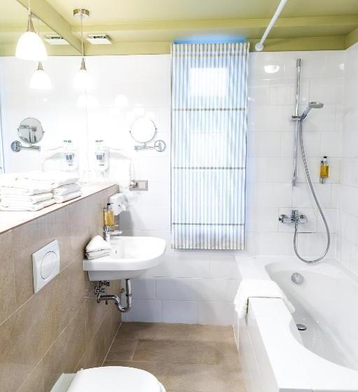 آپارتمان 2 خوابه, Hof