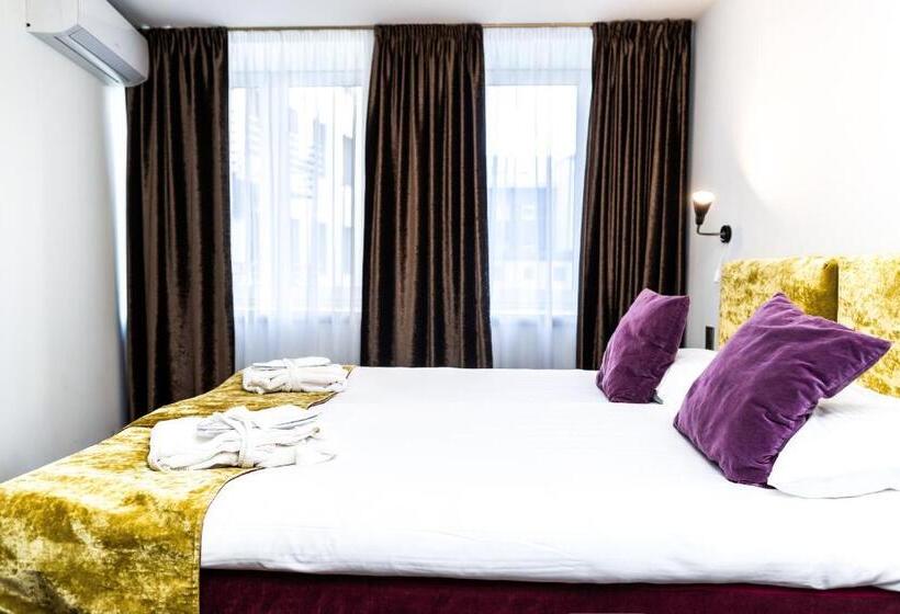 آپارتمان 2 خوابه, Hof