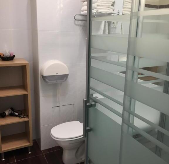 חדר סטנדרט, L'avenue