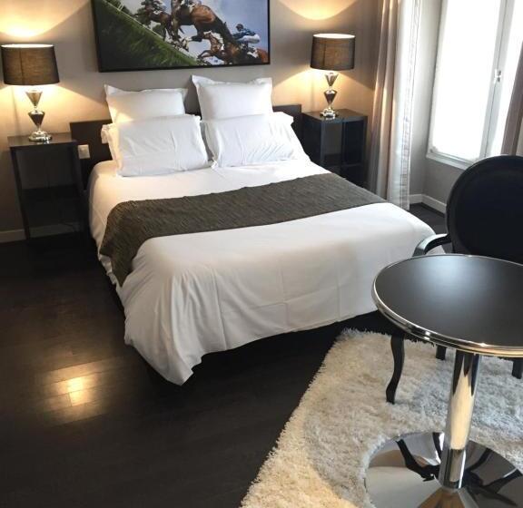 חדר סטנדרט לשלושה, L'avenue