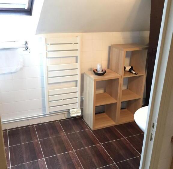 חדר סטנדרט לשלושה, L'avenue