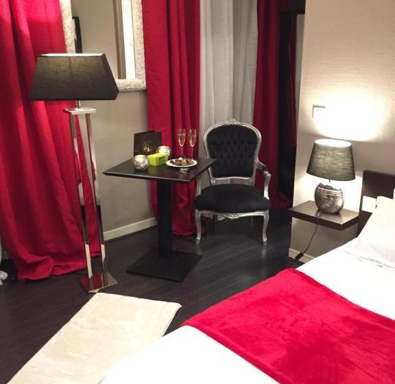 חדר סטנדרט לשלושה, L'avenue