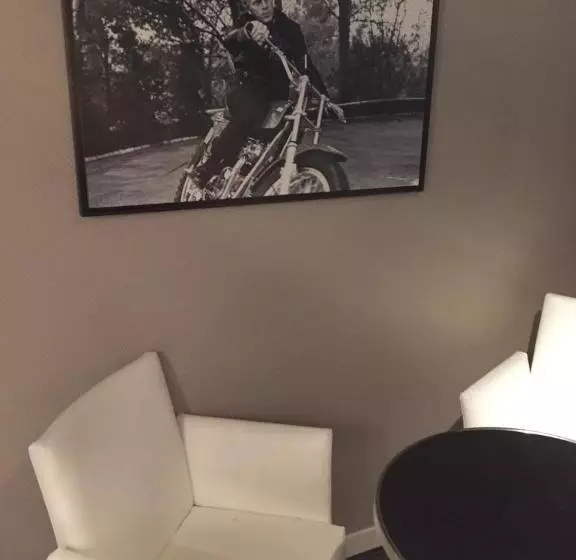 スタンダード４人部屋, L'avenue