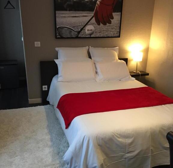 חדר סטנדרט לארבעה, L'avenue