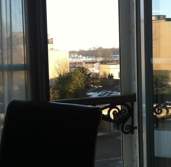 חדר אקונומי יחיד, L'avenue