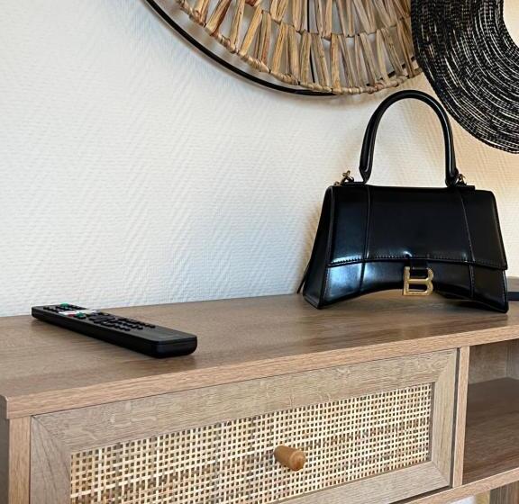 חדר פנטהאוז, L'avenue