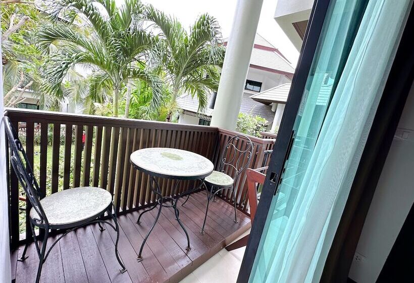 Номер Superior, Navatara Phuket Resort   Sha Extra Plus