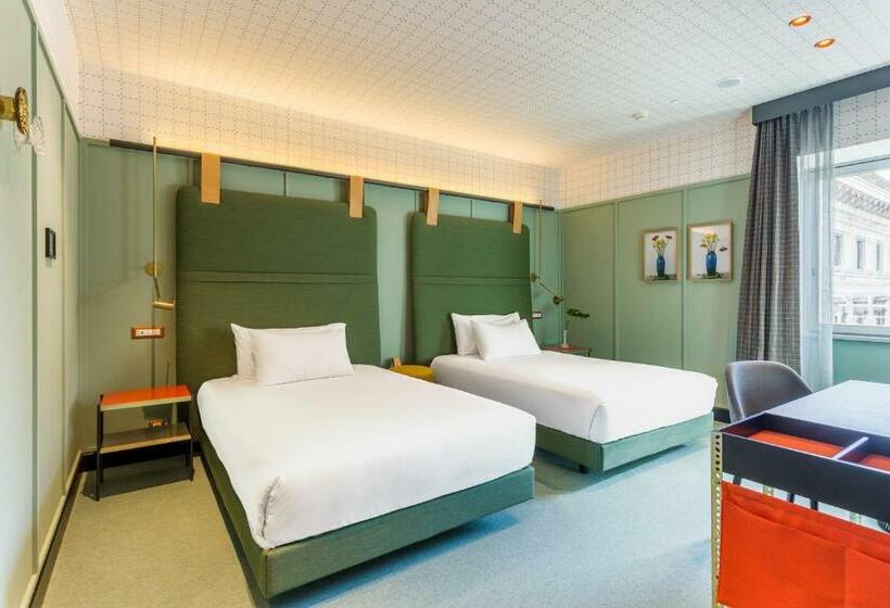 高级大房间, Room Mate Giulia