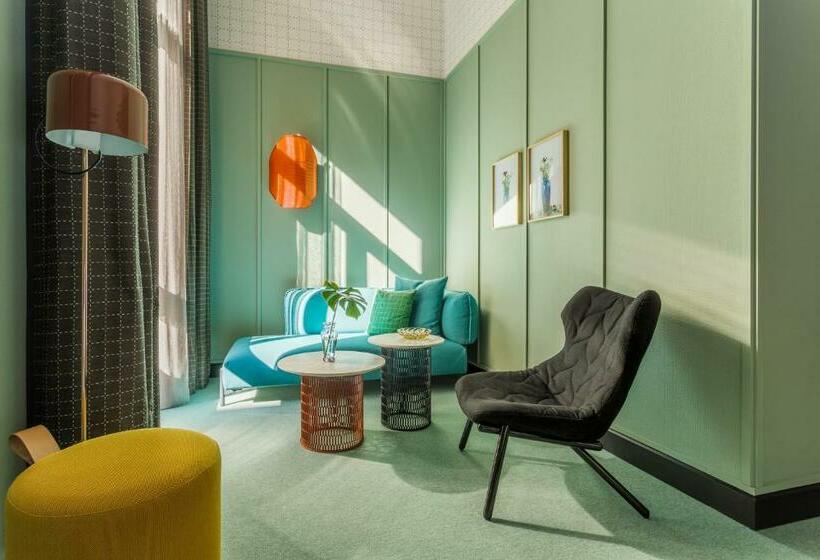 小型套房, Room Mate Giulia