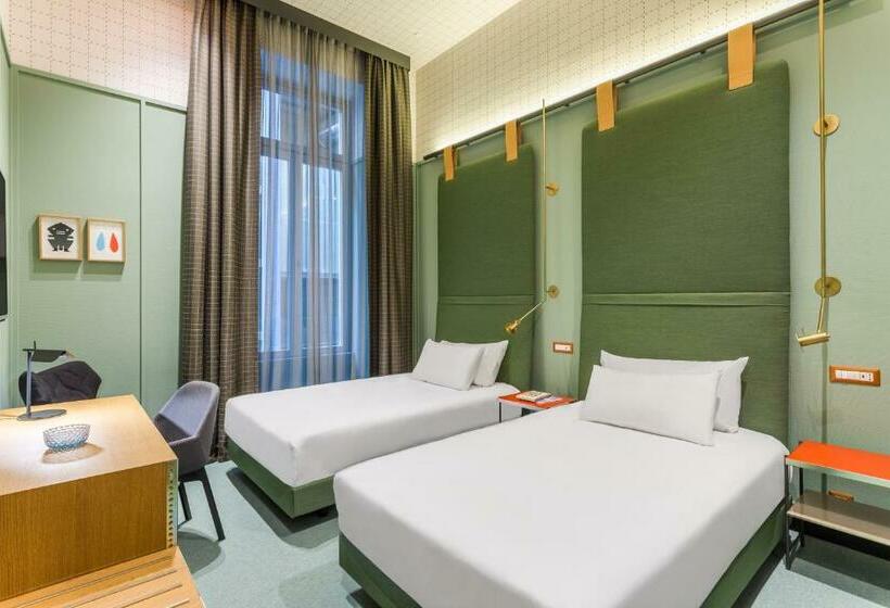 标准间, Room Mate Giulia