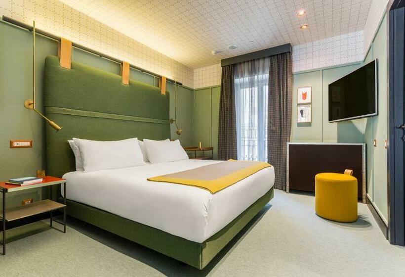 小型套房, Room Mate Giulia