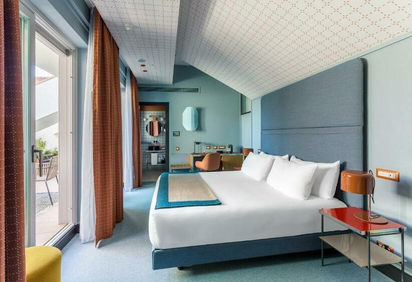 اتاق لوکس با تراس, Room Mate Giulia