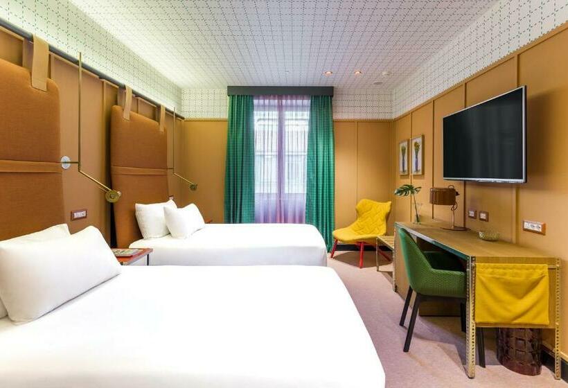 高级大房间, Room Mate Giulia