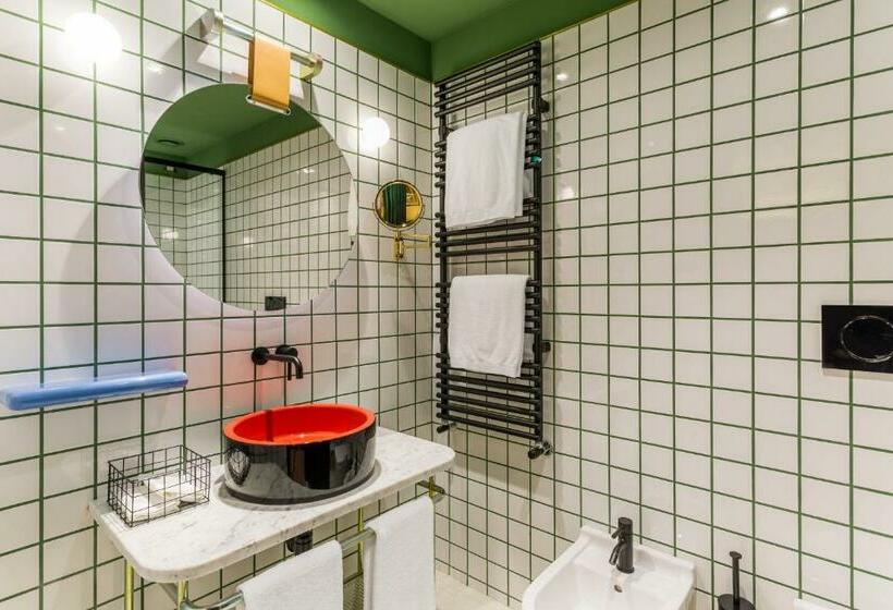 高级大房间, Room Mate Giulia