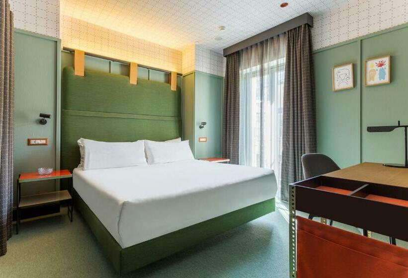 标准间, Room Mate Giulia