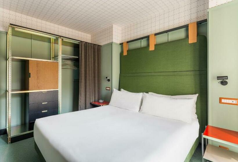 标准间, Room Mate Giulia