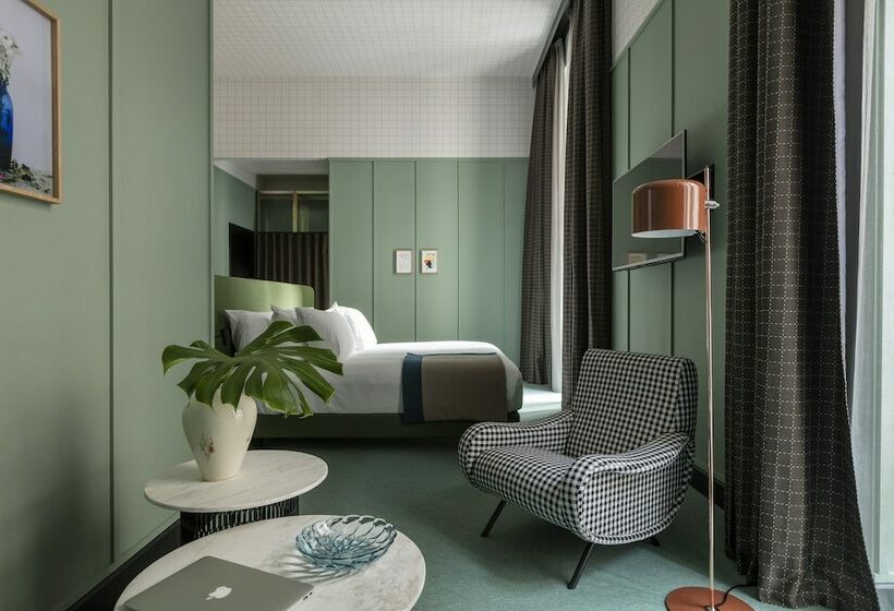 سوییت جونیور, Room Mate Giulia