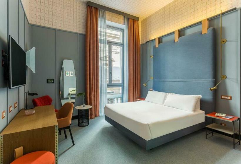 高级大房间, Room Mate Giulia