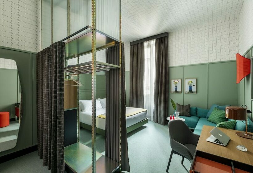 小型套房, Room Mate Giulia