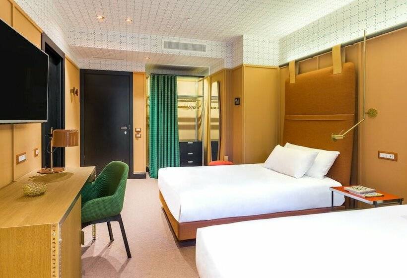 高级大房间, Room Mate Giulia