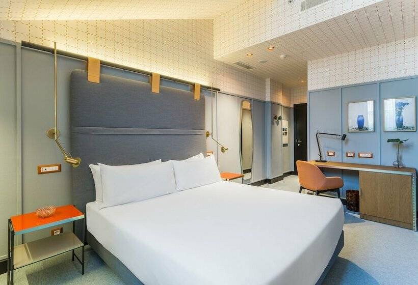 اتاق استاندارد, Room Mate Giulia