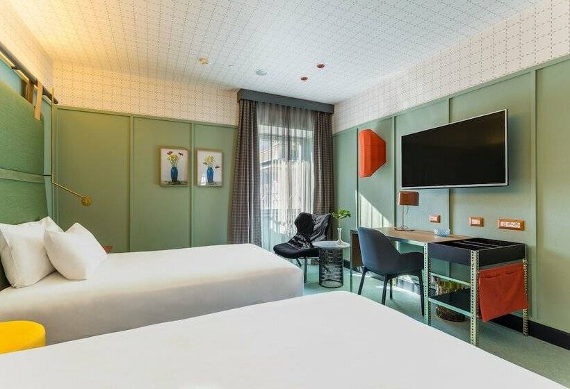 高级大房间, Room Mate Giulia