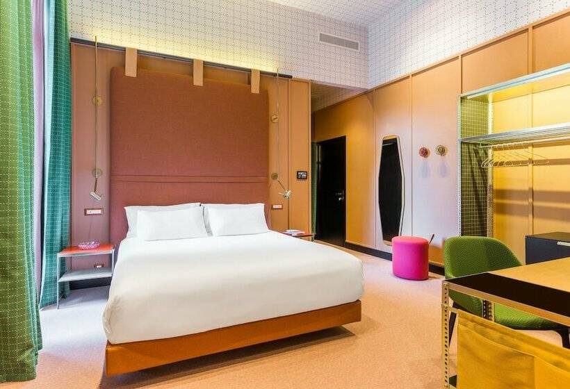 اتاق لوکس, Room Mate Giulia