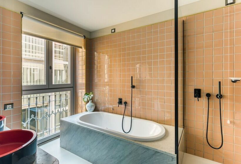 小型套房, Room Mate Giulia