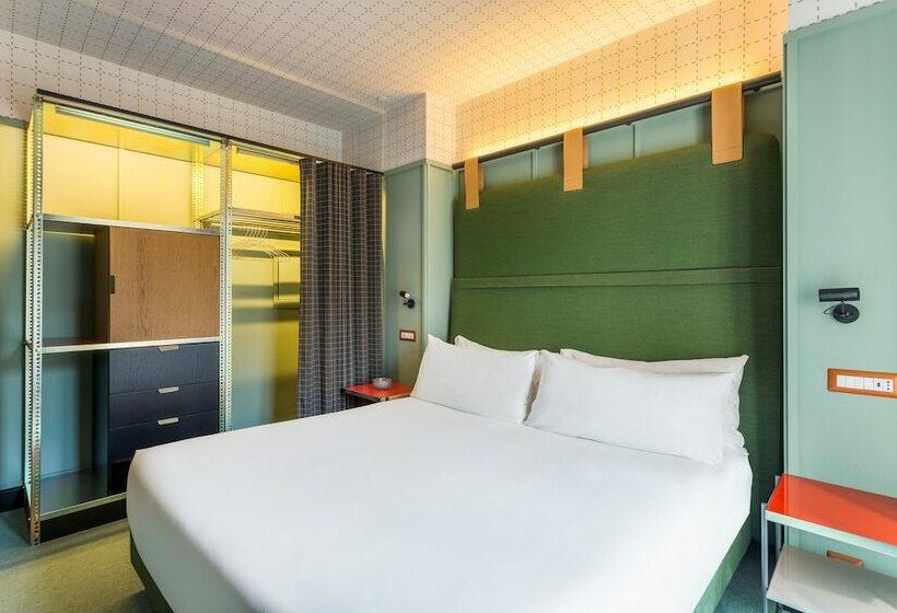 标准间, Room Mate Giulia