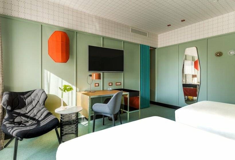 高级大房间, Room Mate Giulia