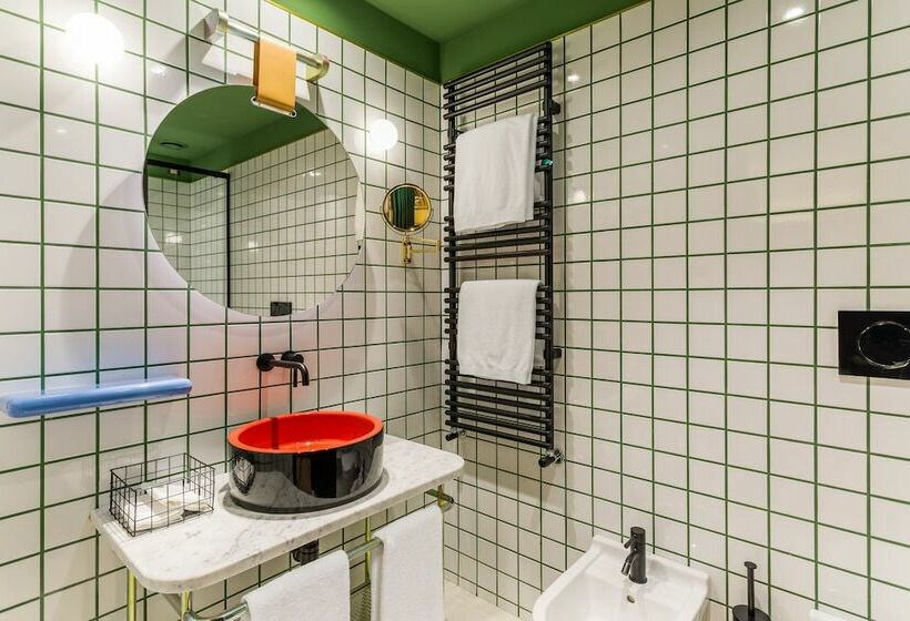 高级大房间, Room Mate Giulia