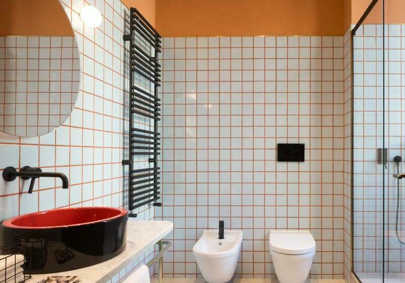 三人经典房间, Room Mate Giulia