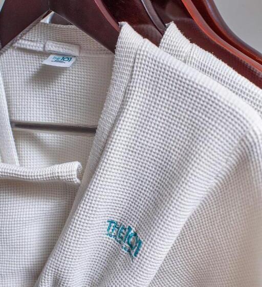 プールの見えるデラックスルーム, The 1o1 Bogor Suryakancana