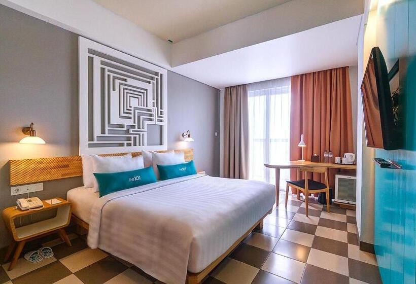 プールの見えるデラックスルーム, The 1o1 Bogor Suryakancana