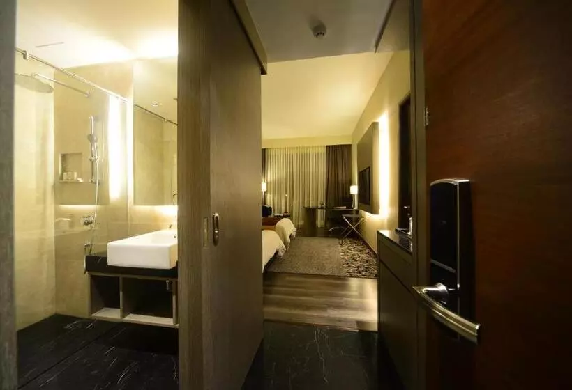 キングサイズベッドのデラックスルーム, The Light Hotel Penang