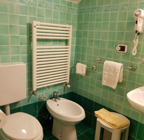 اتاق اکونومی یک تخته, Villa Adriana