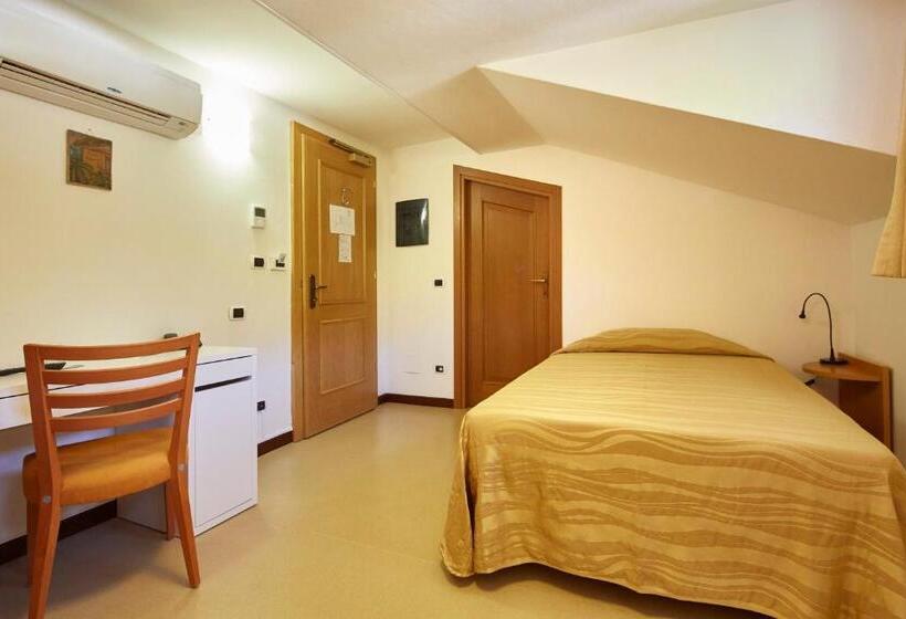 Номер Economy Индивидуальный, Villa Adriana