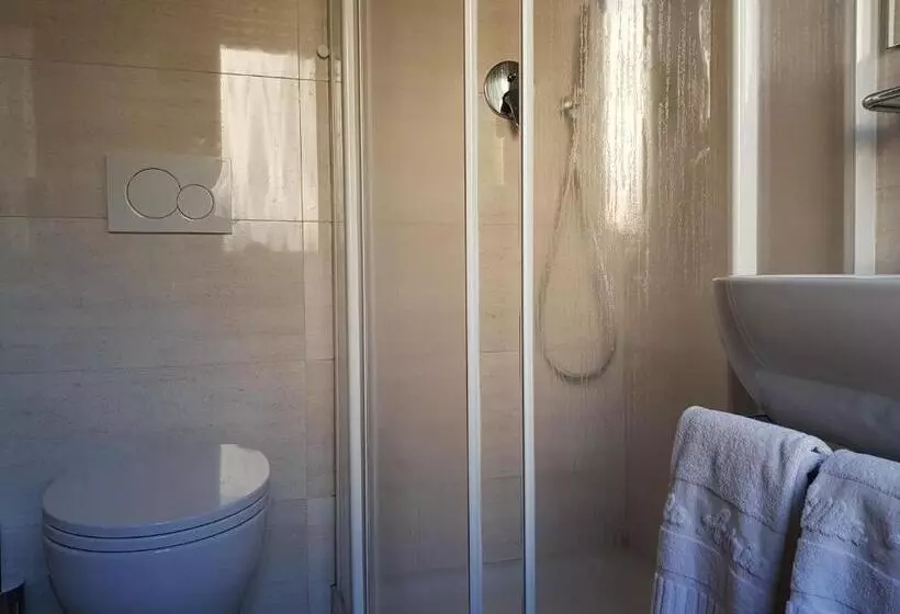 Economy-huone, Villa Adriana