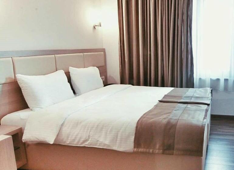 اتاق اکونومی, Vlaho