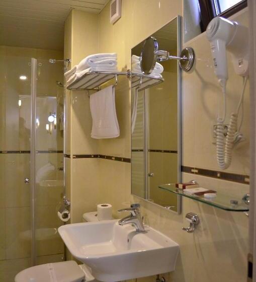 اتاق لوکس, Vlaho