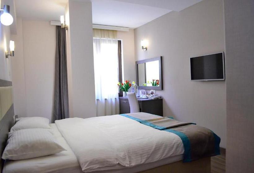 اتاق لوکس, Vlaho