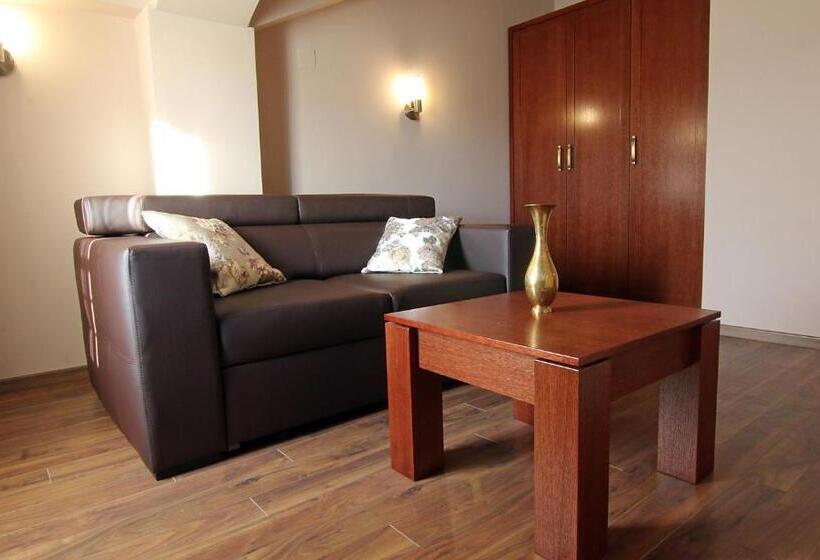 Deluxe Suite King Bed, Vlaho