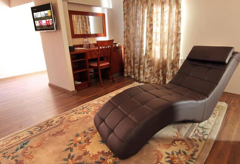 Deluxe Suite King Bed, Vlaho