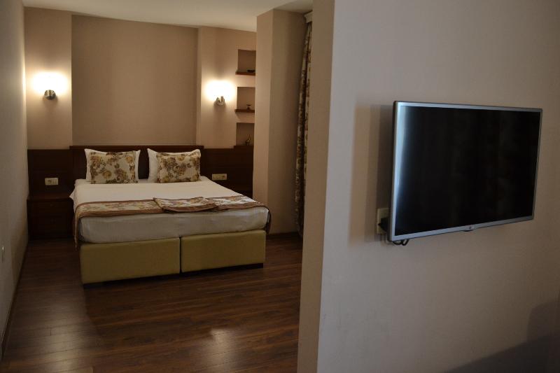 سوییت سوپریور, Vlaho