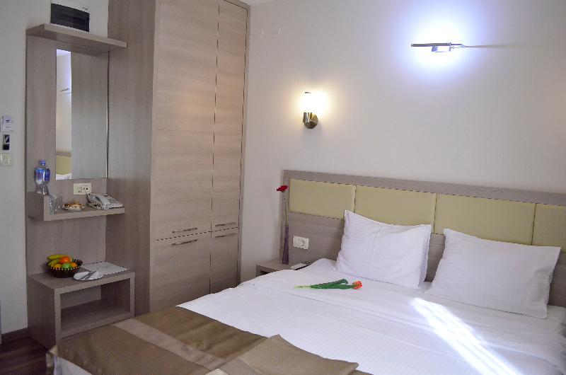 اتاق اکونومی, Vlaho