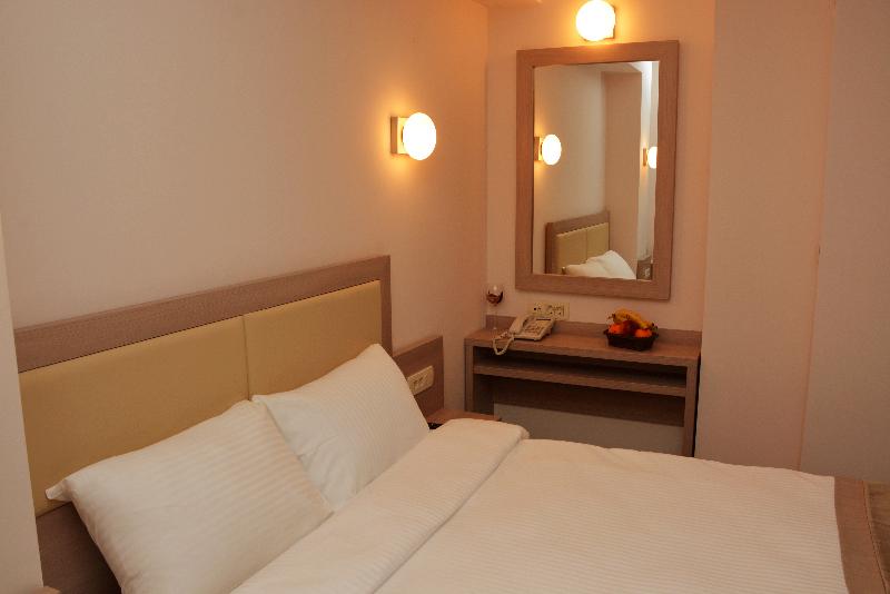 Deluxe Suite King Bed, Vlaho