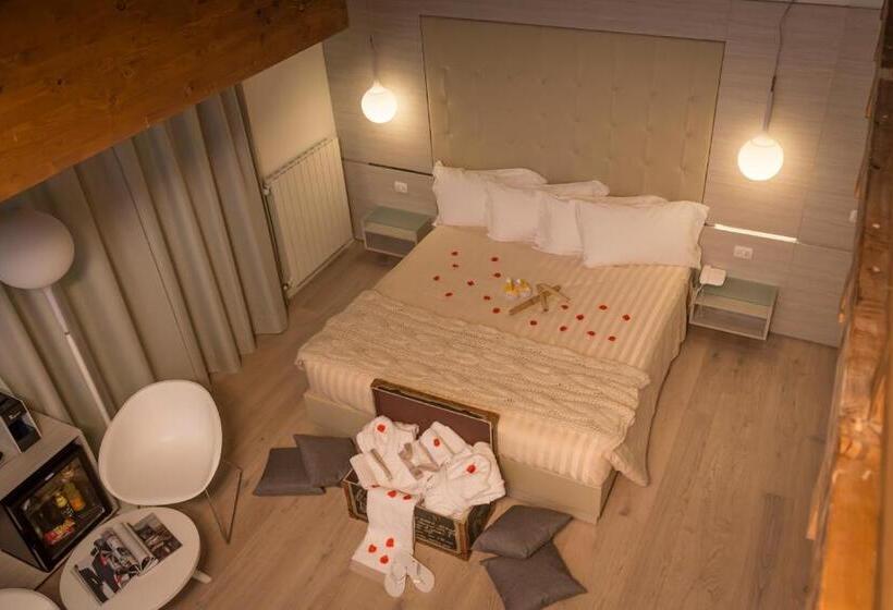 주니어 스위트, White Angel