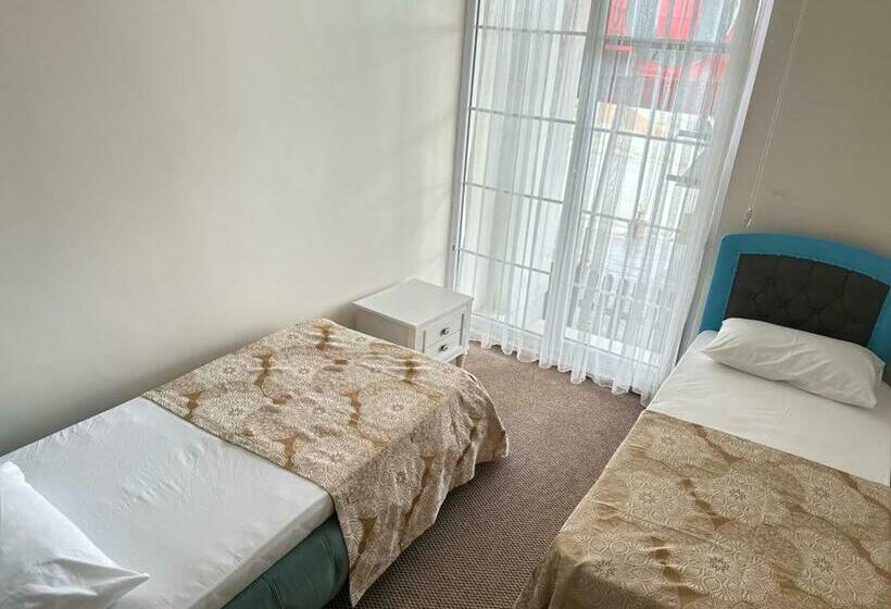 إستوديو قياسى مطلّ علي الحديقة, Bikka&asell Suite